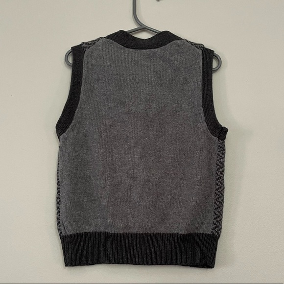 NWT - Baby Gap Gray Sweater Vest - Size: 3 - Picture 2 of 2